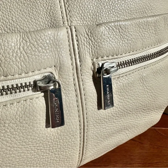 Danier Cream Leather Shoulder Bag - Picture 2 of 10